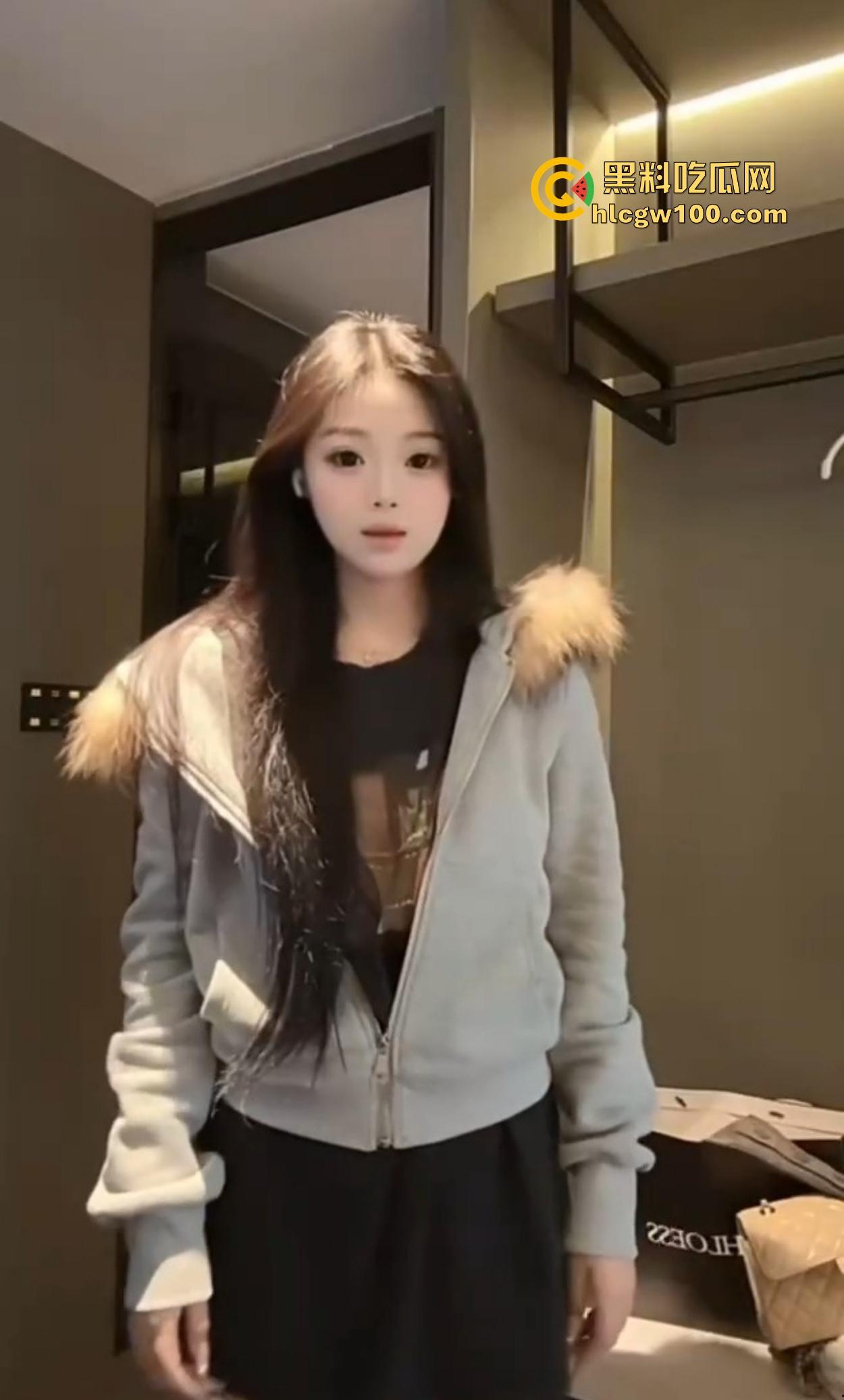 2025新年第一车震,河北【冀TF05906】车主田野激战,小蜜骑电动车赴约挨操,村口卫生纸撒一地!-3