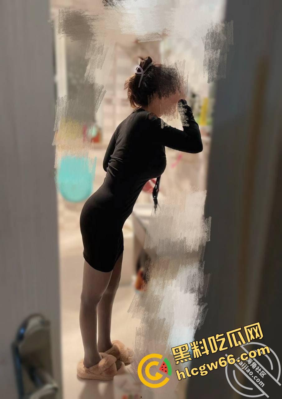 海角精品帖子，巨乳表姐住我家.在大城市的网红表姐被渣男伤透了心，瞒着家人要偷偷跑回来！-39