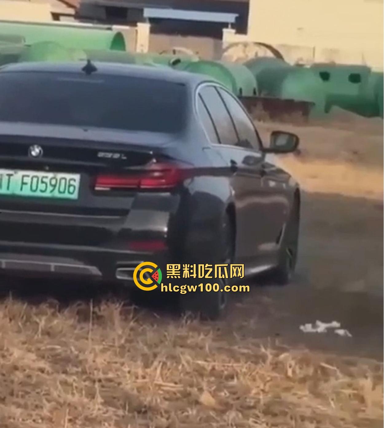 2025新年第一车震,河北【冀TF05906】车主田野激战,小蜜骑电动车赴约挨操,村口卫生纸撒一地!-11