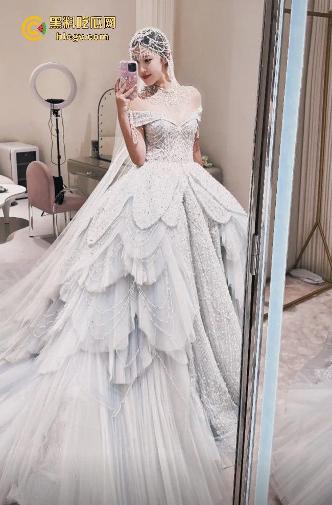 沈阳名媛『赵梓婷』抖音炫富擦边，却被曝遭大哥暴力输出，网传视频满屏肉便器既视感！-11