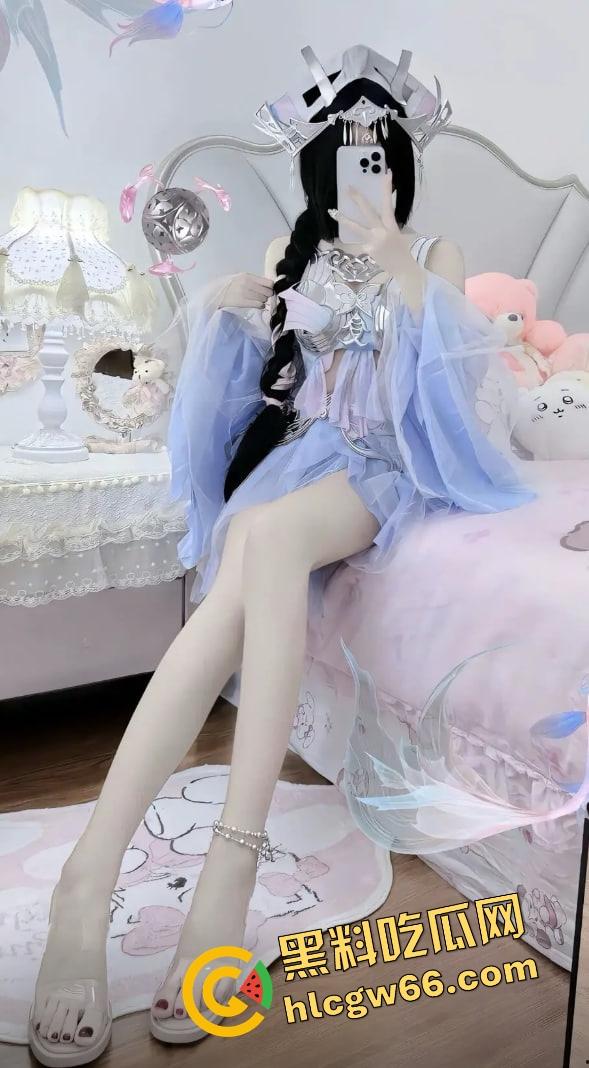 青岛萝莉『小福猫』被金主拽双马尾后入,JK制服诱惑双马尾加攻速,链子拴着叫的跟小猫似的!-11