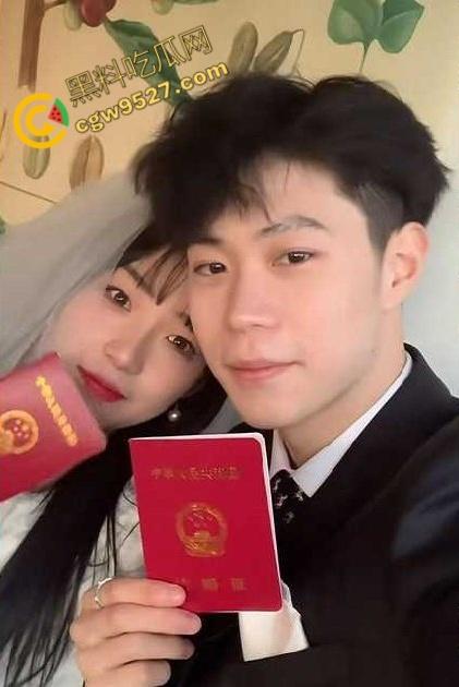 山东抖音网红老公出轨引发热议,【小郑嘻嘻】怒批小三“拔丝女”,两人酒店激战视频曝光!-6