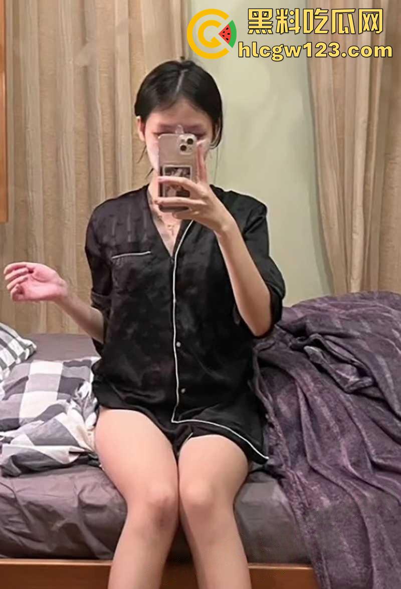 顶级颜值长腿尤物【郭蔓琳】，湖南长沙职业技术学院校花，私下竟是小骚奴，这脸蛋太诱人了！-2