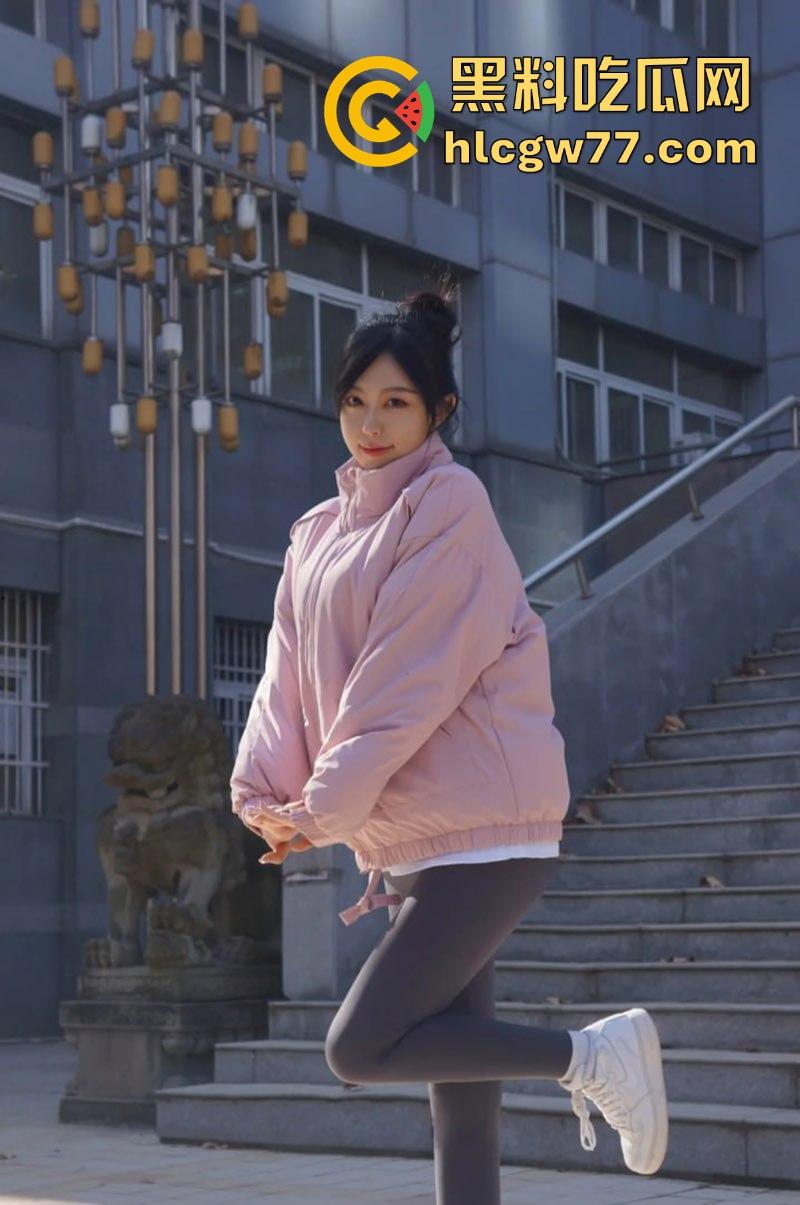 艺术书法系 黎老师 极品身材反差母狗 大奶翘臀细腰长腿 穿女仆装吃鸡挨操视频流出!-1