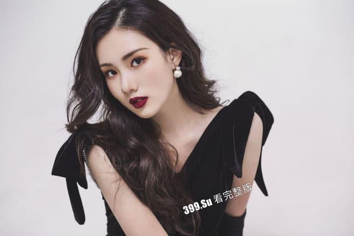 上海极品模特主持人 何姗姗 拍私房照被摄影师 PUA,疯狂吃鸡无套后入翘臀,模特界又多了一只母狗-1