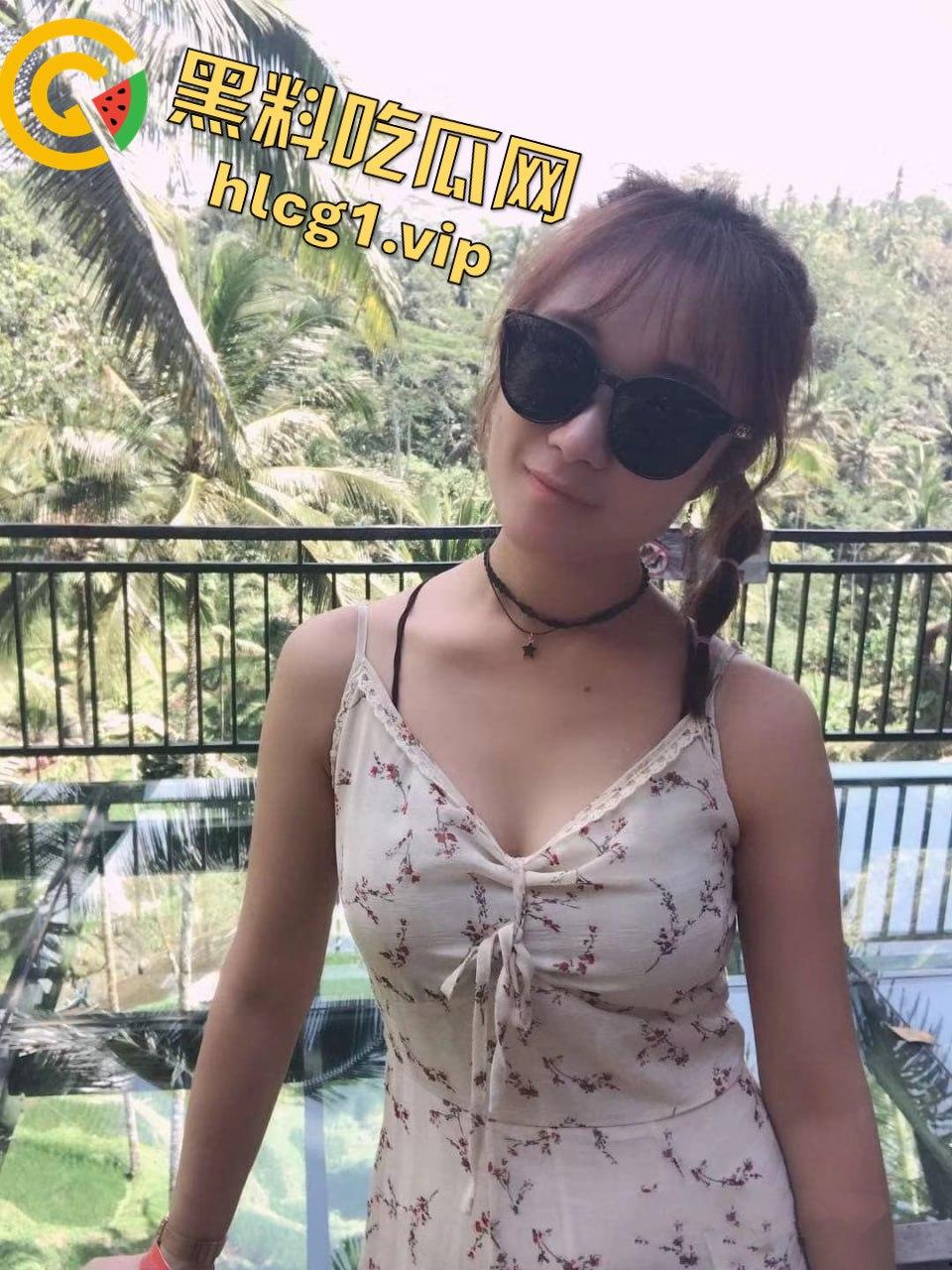 小少妇掰着B拍视频勾搭别人,私密自拍被无情曝光,网友纷纷围观!-1