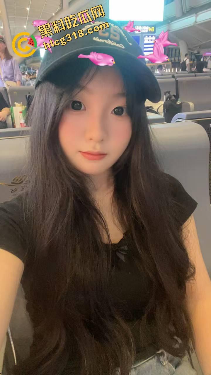 姐妹花双飞终于圆梦,老婆喝多睡死一边,小姨子主动骑上来床上偷偷操,全程肉香淫水横飞!-4