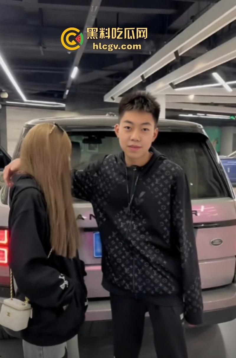 抖音忘川 44W粉丝抖音博主 真名【刘瀚阳】线下操粉群啪 00后女生视频泄露!-6