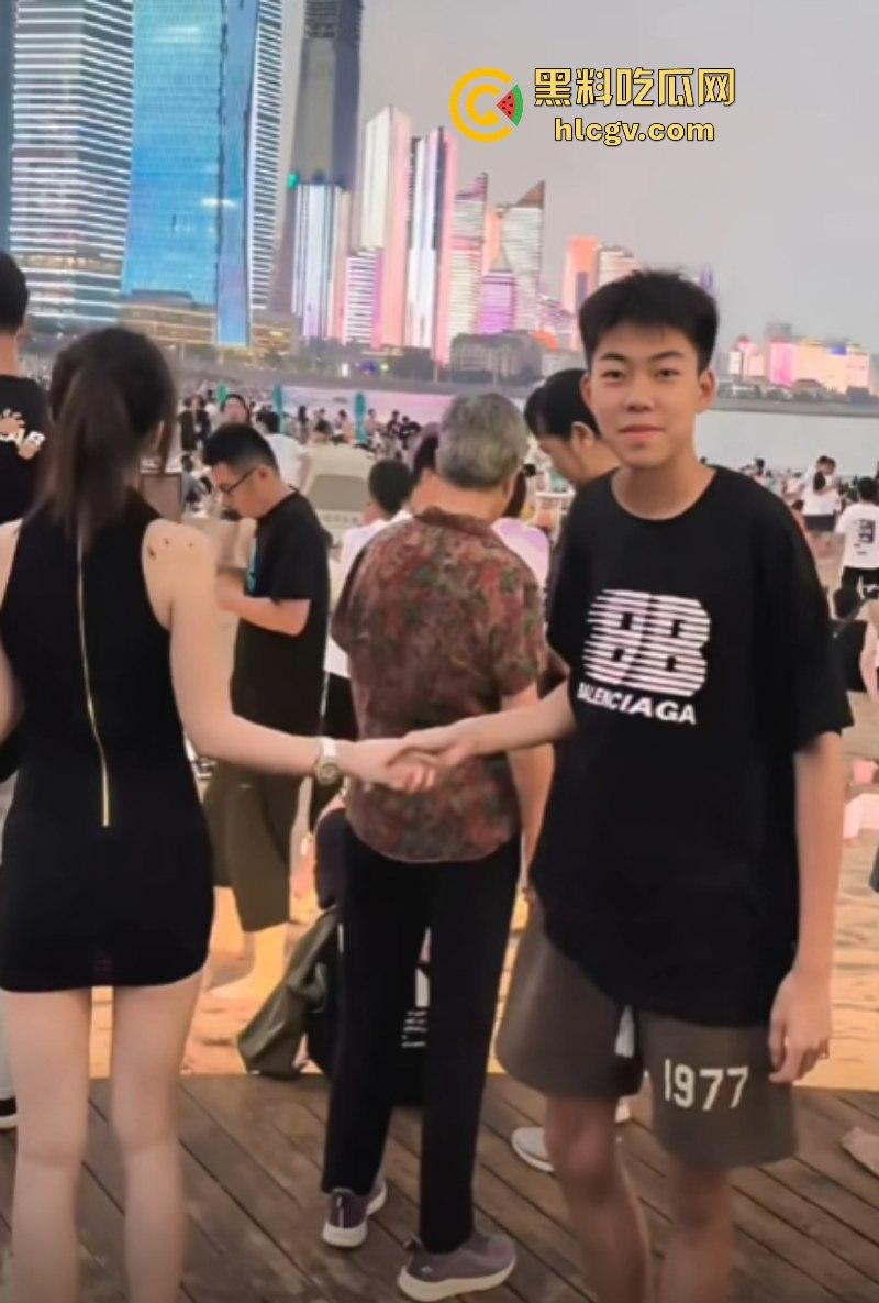 抖音忘川 44W粉丝抖音博主 真名【刘瀚阳】线下操粉群啪 00后女生视频泄露!-9