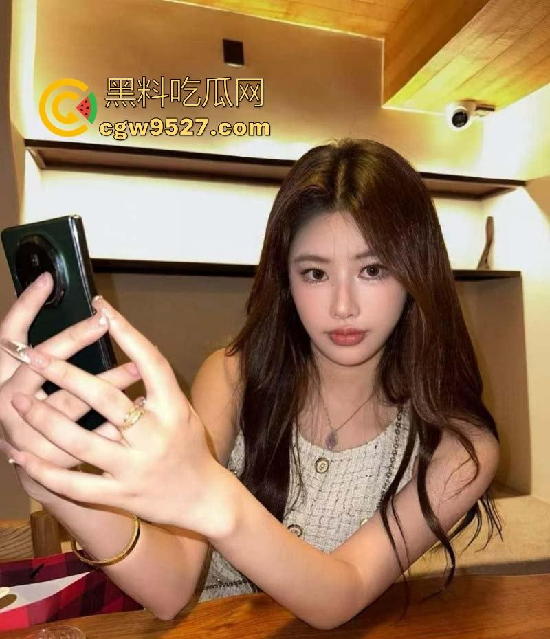 真实姐弟乱伦历程,强行暴操睡午觉的姐姐,无套猛操高潮迭起,曼妙呻吟不绝于耳!-1