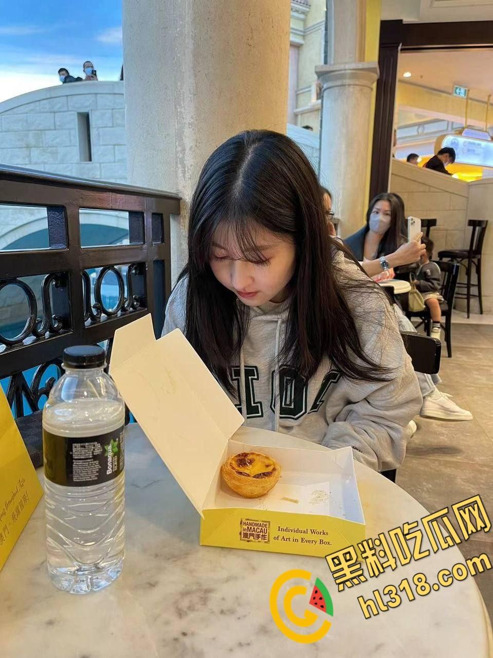 天津音乐学院表演系【徐天甜】,新疆妹子被包养露脸口爆,性感内裤被塞到嘴里,体操服美臀后入狂插 !-2