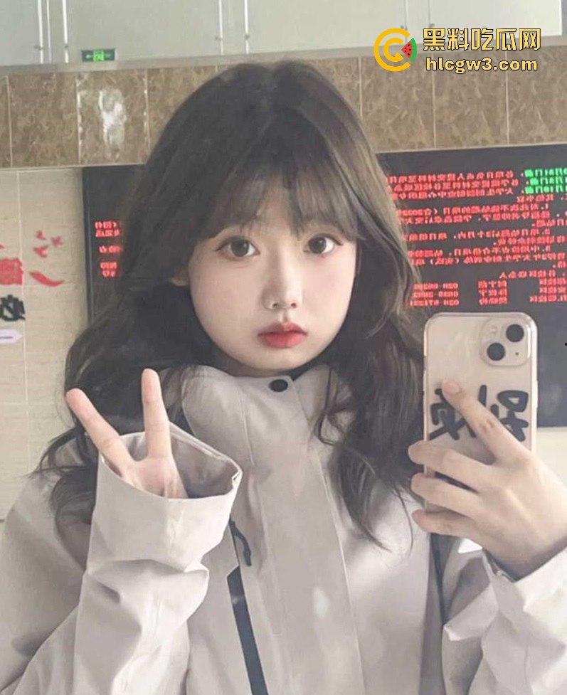 华南科技师范大学清纯女神【康雅婷】不雅视频外泄!黑丝美腿被男友扛起无套猛操,最后颜射全程劲爆!-7