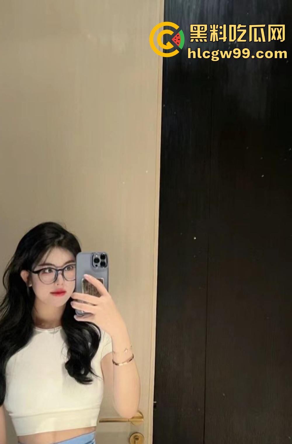 深圳气质绿茶【李萍莹】白天健身贵妇,夜晚跪操做母狗,高端包装下的骚货,身材火辣骑一次就上瘾!-16