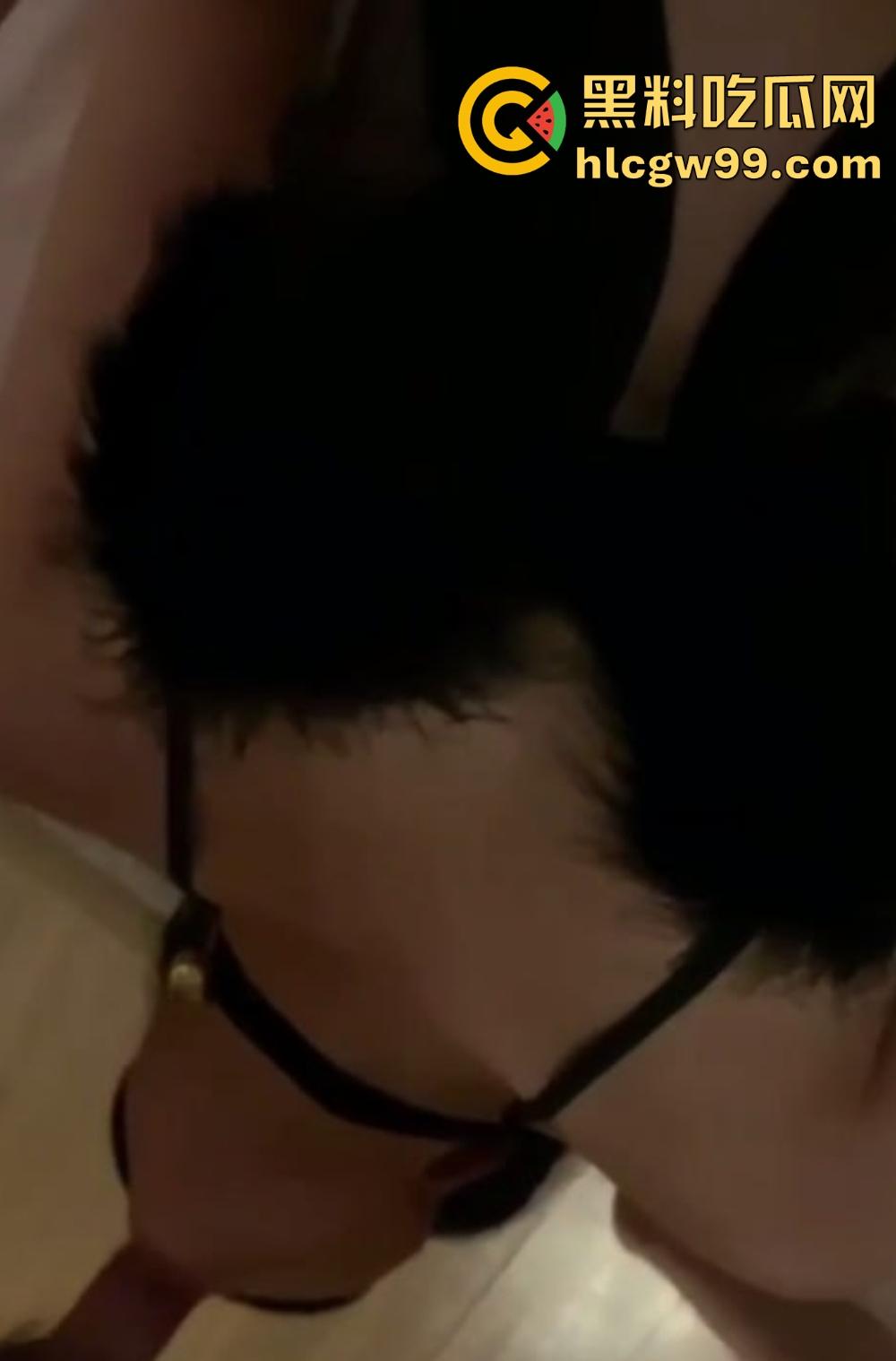 深圳气质绿茶【李萍莹】白天健身贵妇,夜晚跪操做母狗,高端包装下的骚货,身材火辣骑一次就上瘾!-18