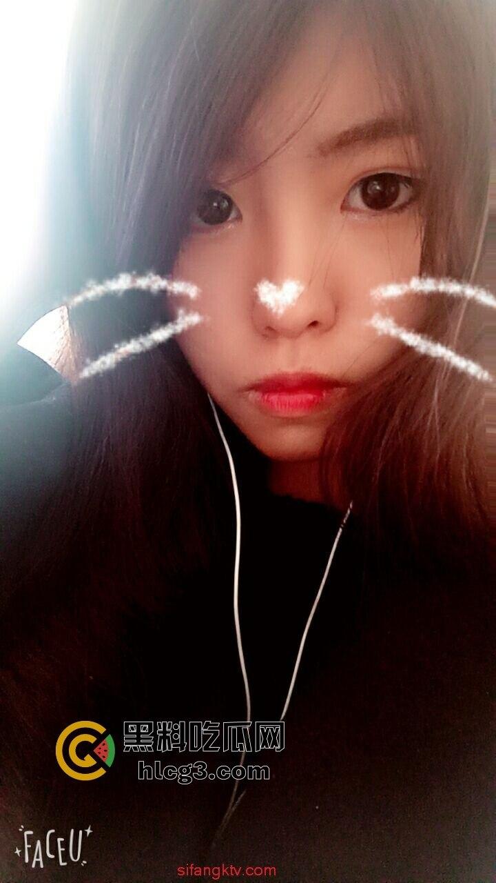 山东大学文静眼镜女大生云盘泄密!性感日常性爱自拍曝光,全程高能!-2