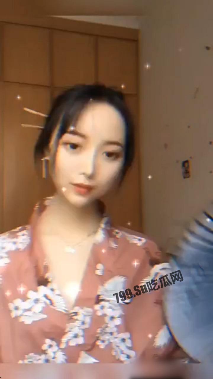 快手网红「希儿 希妹儿」反差婊合集 真是个爱吃鸡的好女孩-1