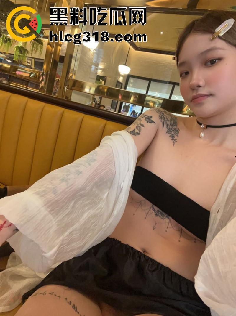 屌丝的女神富人的母狗,长腿校花【李慧子】,成为富二代脚下的淫骚母狗,酒店性爱自拍流出!-3