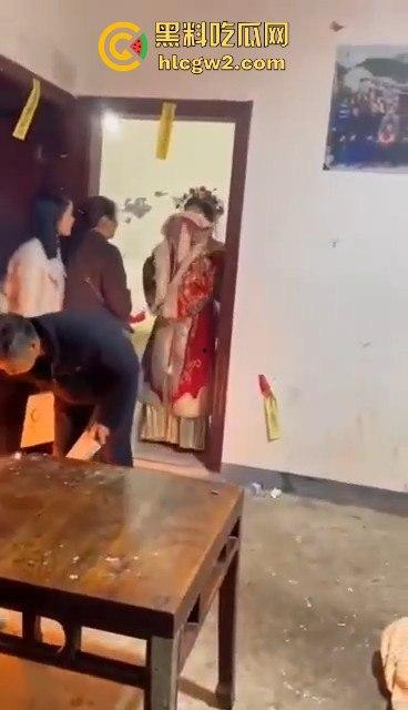 逆天风俗冥婚现场流出!女子哭嫁仪式骇人听闻,现实比影视剧更离奇,看得人发毛!-7