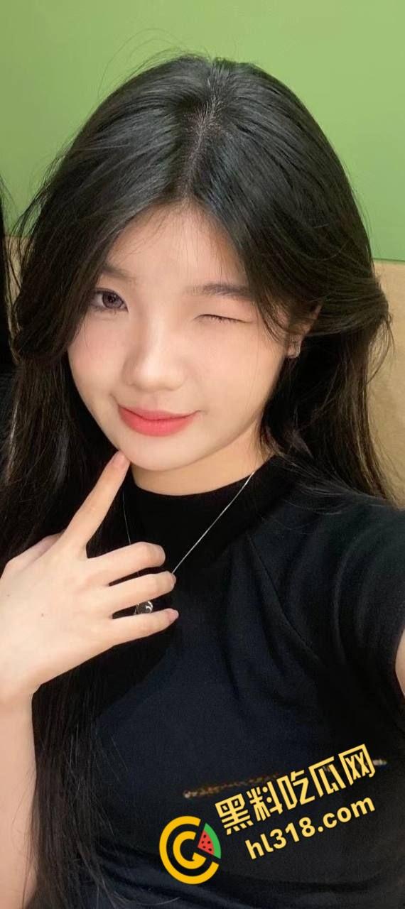 广西桂林理工大学【莫韩秋】，与男友激情啪啪视频曝光，丰满翘臀母狗被后入爆菊花，爽到浪叫连连 !-1