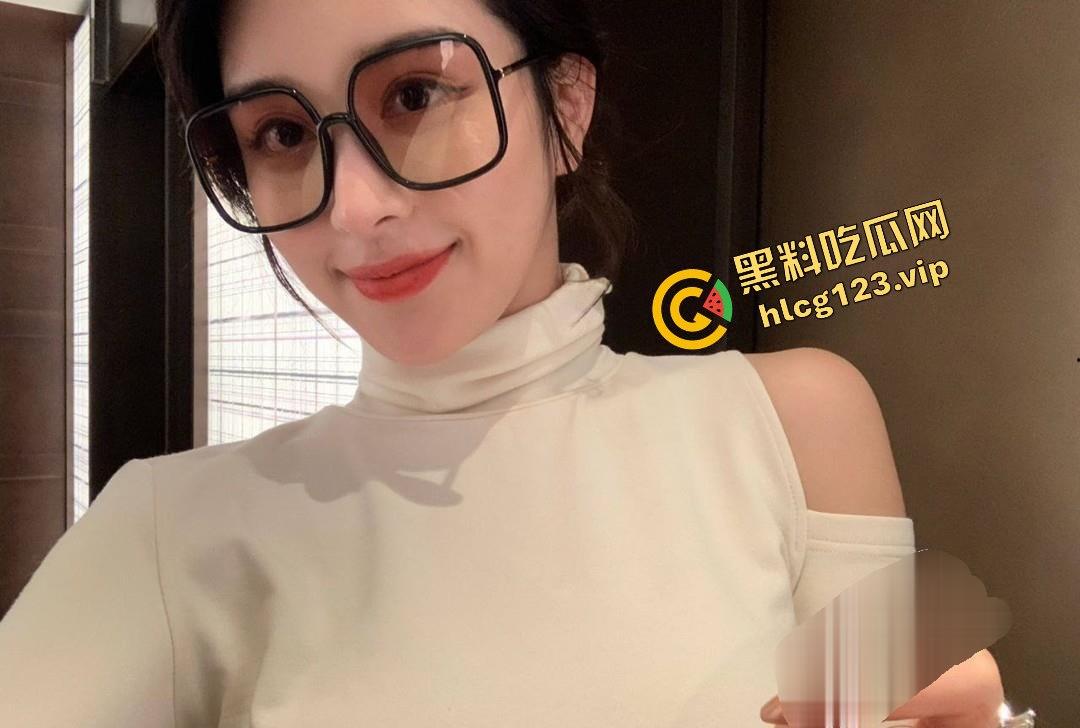 福建轻工职业技术大学女大学生【赵旭瑶】泄密!手法熟练堪比技师,啪啪视频火爆全网!-2