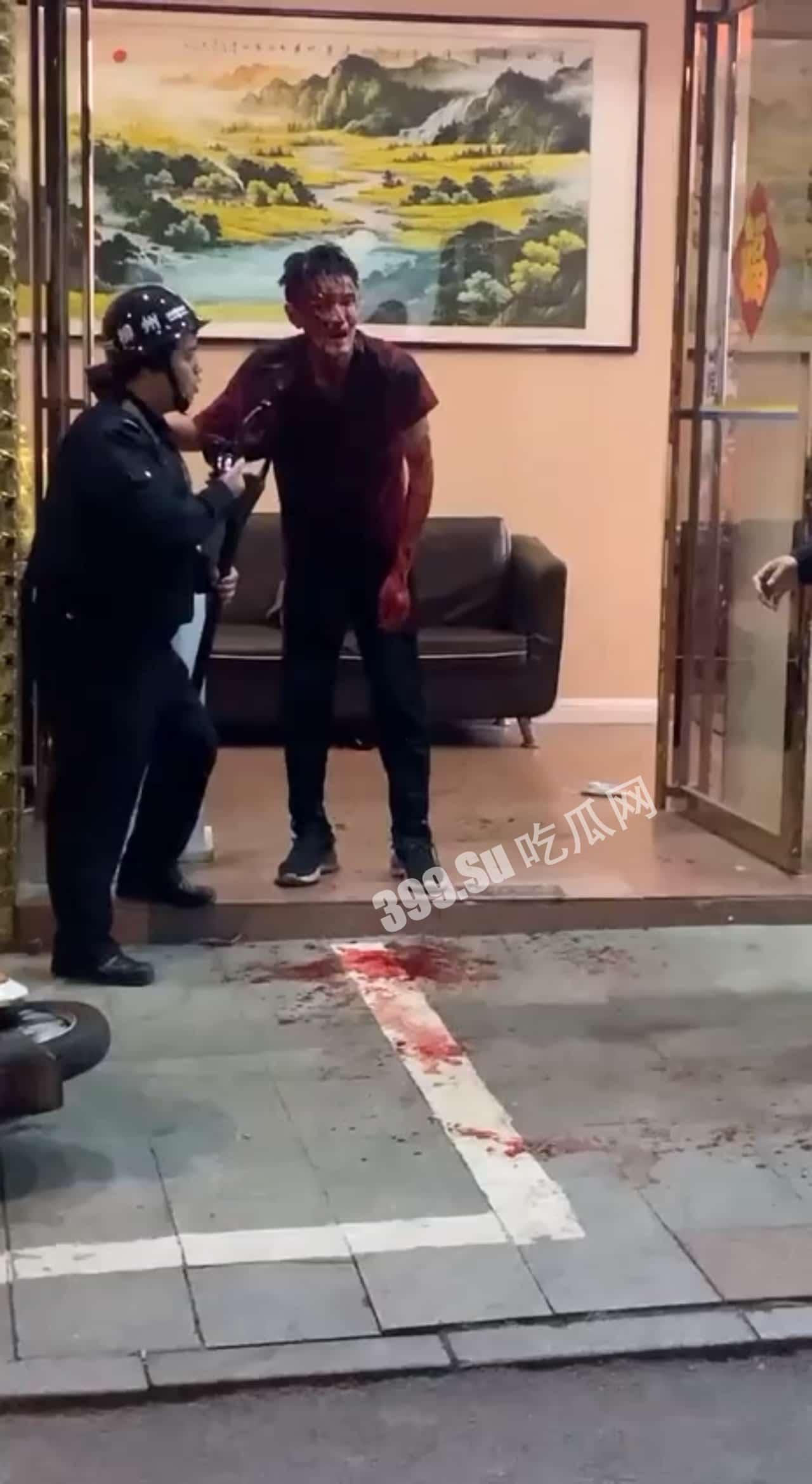 4月30日晚十点左右,广西柳州市发生砍人事件ps:大概率又是情刀-2