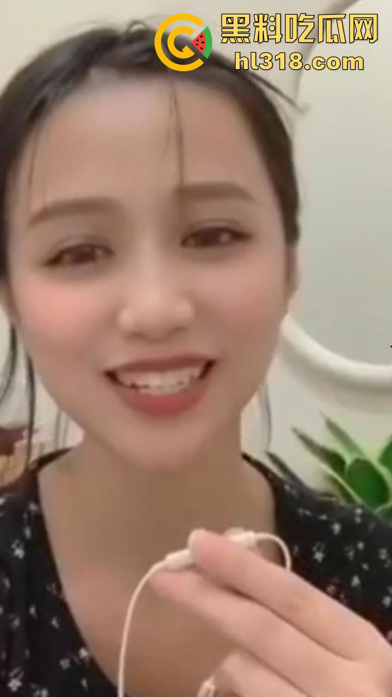 抖音少妇小网红【邓智慧】,喝多了趁酒劲和姐夫乱伦,还自拍视频勾引金主,结果私拍视频遭流出!-3