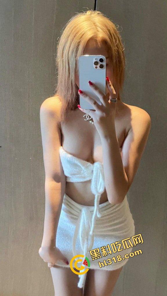 苏州高颜值名媛团,姐妹组团3P4P轮流服侍金主,一炮一个香奈儿包包,姐妹齐心闷声发大财!-2