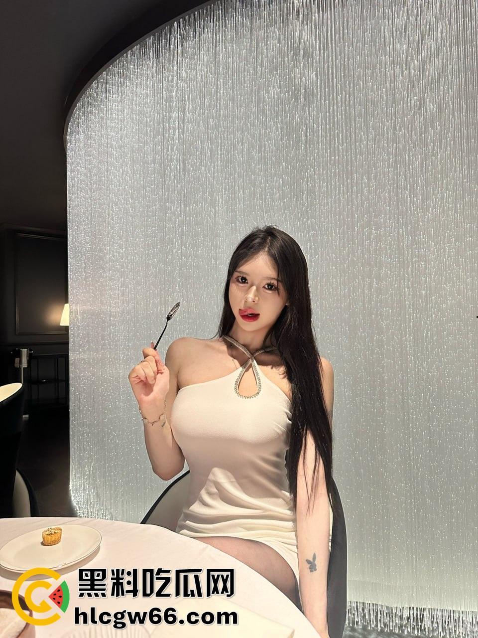 哈尔滨Ts骚妖【潘宁】细腰大奶爆菊撸屌两开花,长腿撸管边操边射,辣眼尤物谁敢信是大屌男!-24