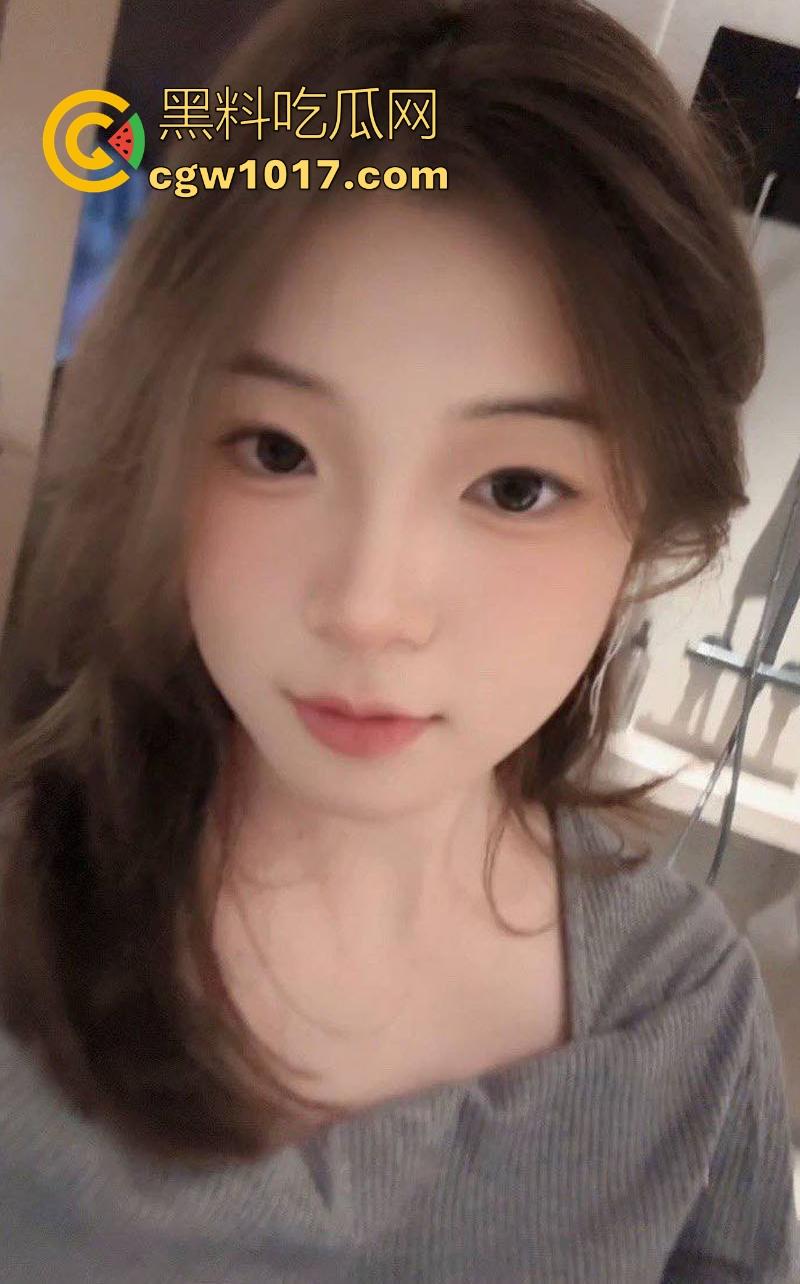 常州技术职业学院反差小母狗【张晴晴】红色情趣内衣撩人,深喉口交骑乘后入,任金主肆意玩弄,欲罢不能!-2