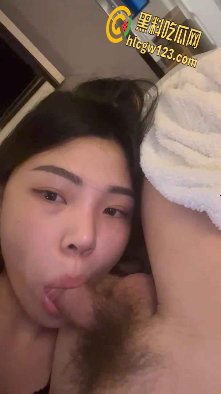 高冷学姐变骚浪母狗!黑白丝大长腿勾魂,富二代爆操后入,含着JB直流口水 !-7