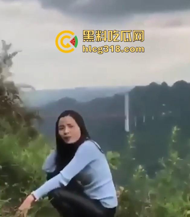 高山山顶做爱!登最高的山,看最远的河,打最野的炮,让骚b的叫声充满整个山间!-2