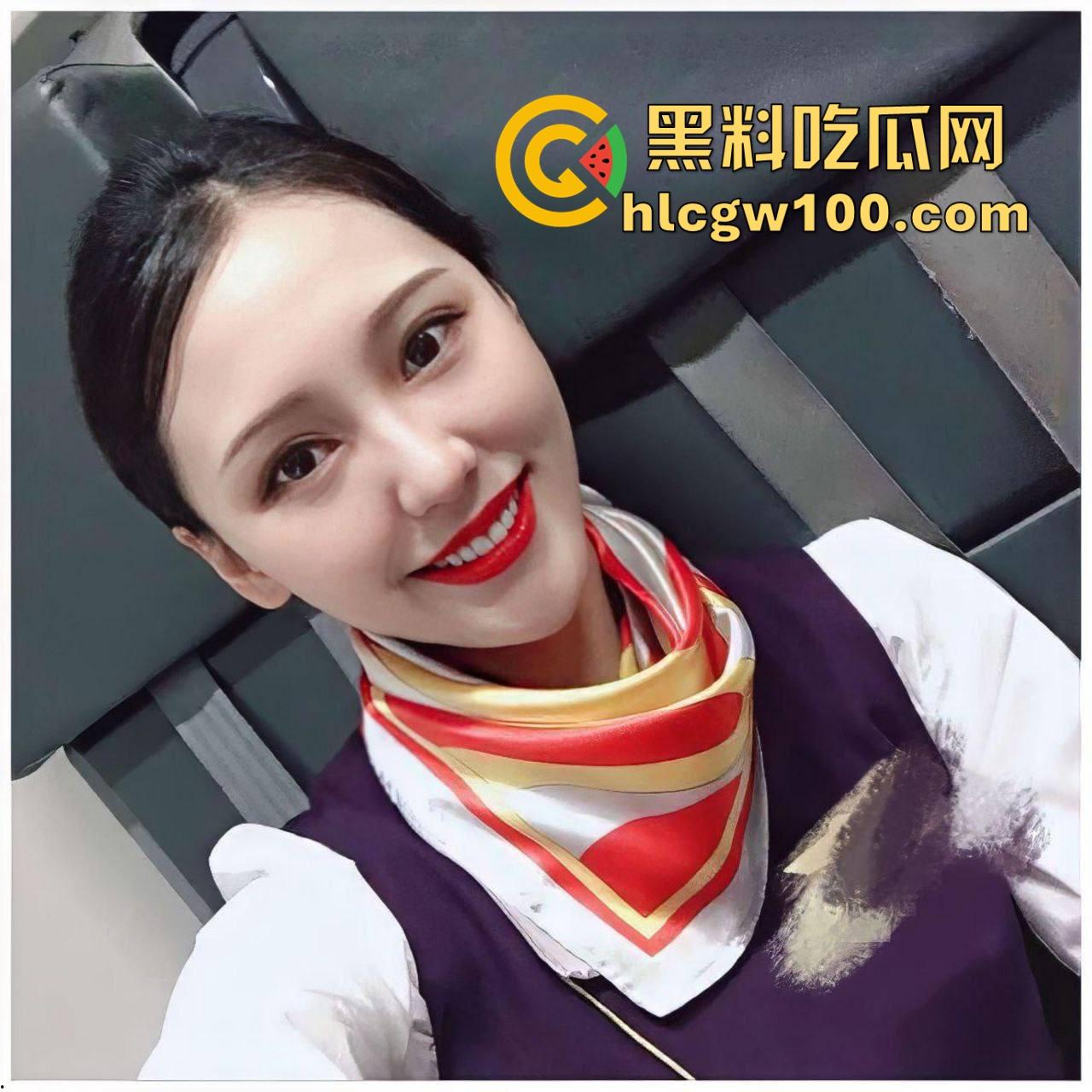 东航空姐『阮梦晨』空姐变老司机 男友摸奶她撸鸡 一手方向盘一手撸鸡 只能撸不能插馋得直冒汗!-1