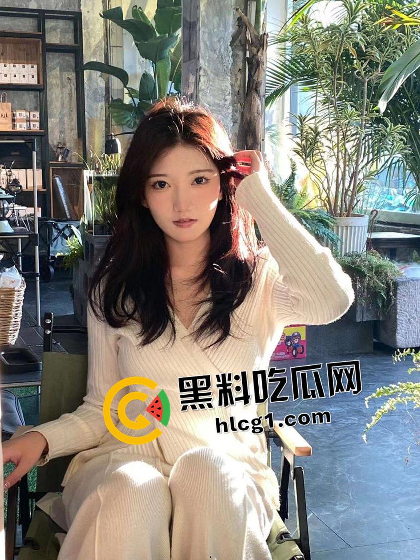 杭州自媒体公司美女主播被潜规则 甜美少女被迫吃鸡吞精 老板视角视频流出-3