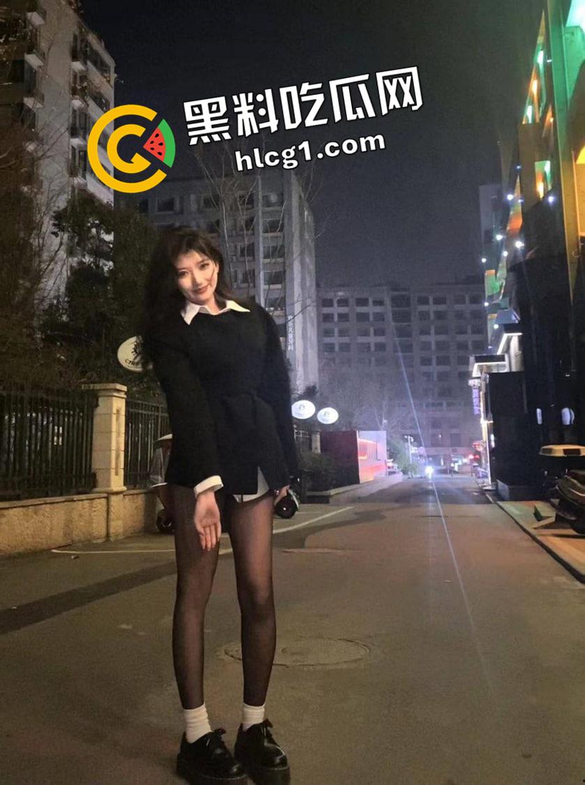 杭州自媒体公司美女主播被潜规则 甜美少女被迫吃鸡吞精 老板视角视频流出-5