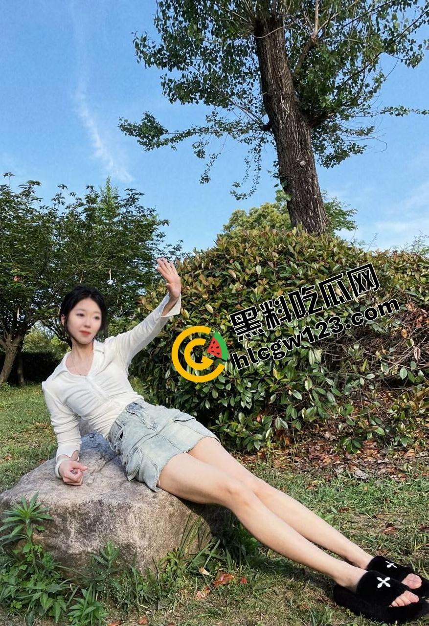 直播答题翻车名场面，主播妹子刚喊正能量 粉丝连麦天苍苍野茫茫，我的鸡巴比较长！这是人说的话？-1