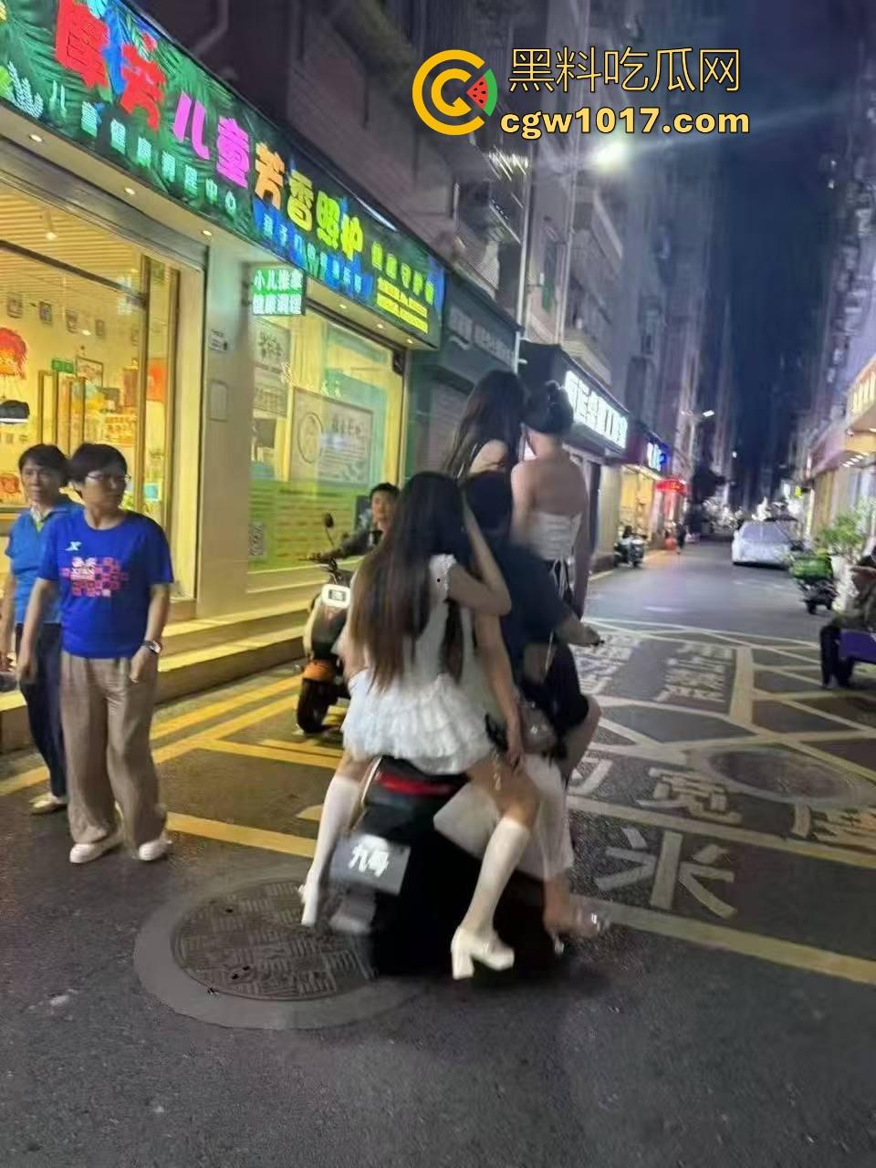 不用怀疑这就是精神小伙的日常操作,睡醒开鬼火搭小妹,游街结束随机解锁小妹酒店操逼,有时候你还不得不服气!-3