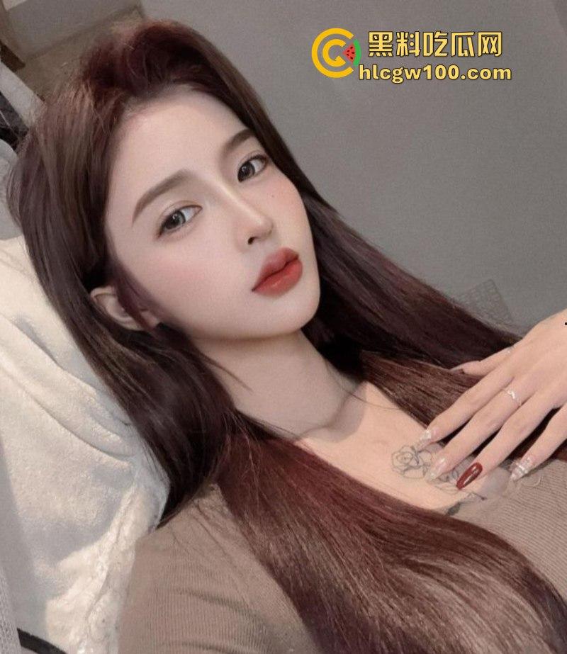 台湾人气网红【韩妮】不雅私密视频被人渣前男友泄露,外表高冷禁欲,背地里是个求操小母狗-4