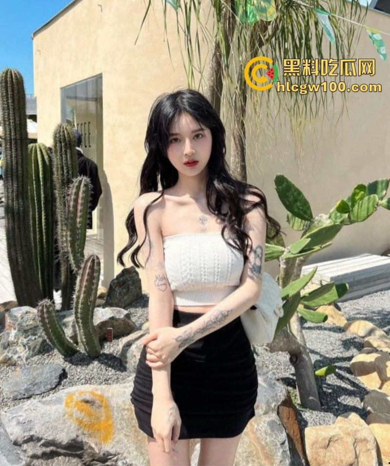 台湾人气网红【韩妮】不雅私密视频被人渣前男友泄露,外表高冷禁欲,背地里是个求操小母狗-5