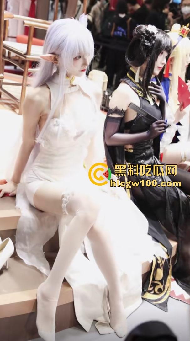 大城市漫展就是狠 不是内场去不起而是外场更有性价比 妹子敢脱不怕冷 锁骨短裙大腿全都露衣服越少越专业!-6