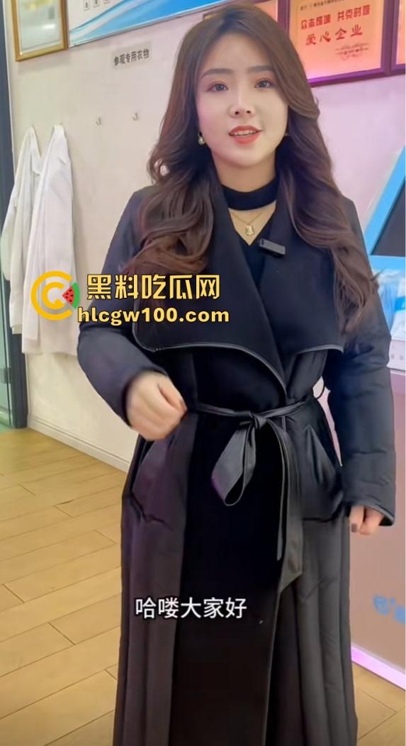 户外三通吞精女王『苏妲己』公园求大爷操完还吞精,爽完给大爷发红包,晚上又成了抖音护肤女主播上链接!-6