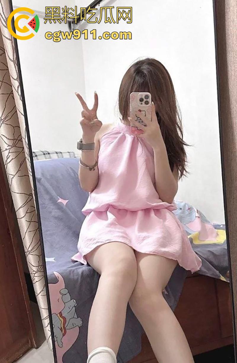 广西桂林十八中母狗【苏莉莉】,肌肤白嫩大奶饱满诱惑,被金主包养,调教深喉口交,粗长大屌一口吞也没问题!-1