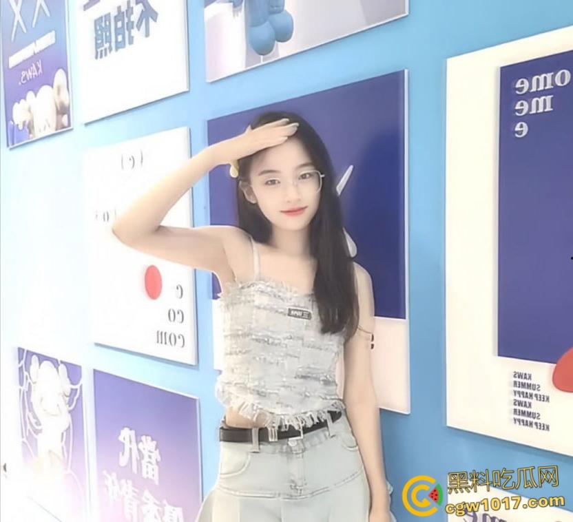 极品反差眼睛婊【王丽妍】,出轨被男友曝光3P做爱视频,黑丝美腿肛塞调教,女上骑乘无套后入猛操!-3