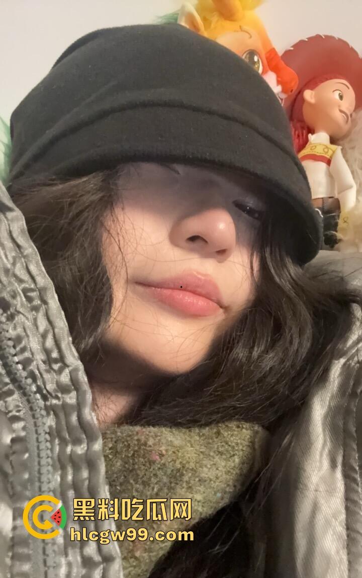 750万粉丝网红『李雨菲 』惊天爆料,舅舅新年祝福引发噩梦 回忆童年被猥亵细节全网炸裂!-11