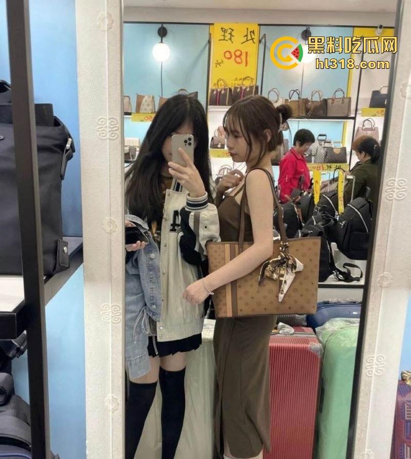 黑龙江极品萝莉【刘文玲】约炮视频曝光,反差母狗相约车震,后排极限口交骑乘,敏感小穴高潮颤栗不止!-5