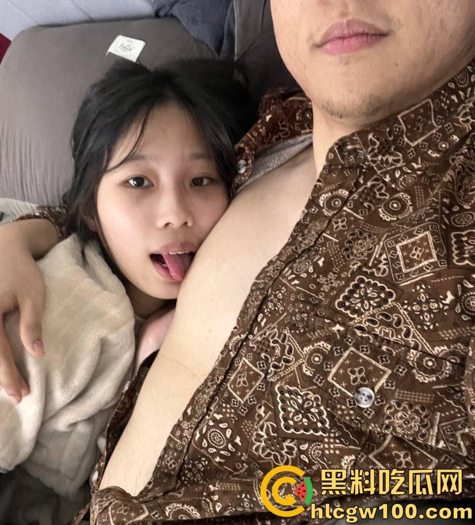 上海海事职院【李婷婷】被金主调教，喝尿口交深喉，无套后入内射，在床上都被操尿了-6