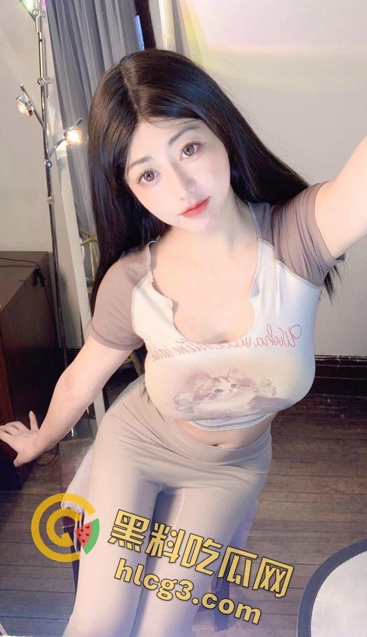 抖音B站巨乳反差婊‘奶白兔兔’：极品网红定制双视角视频+大量私拍照片！”-15