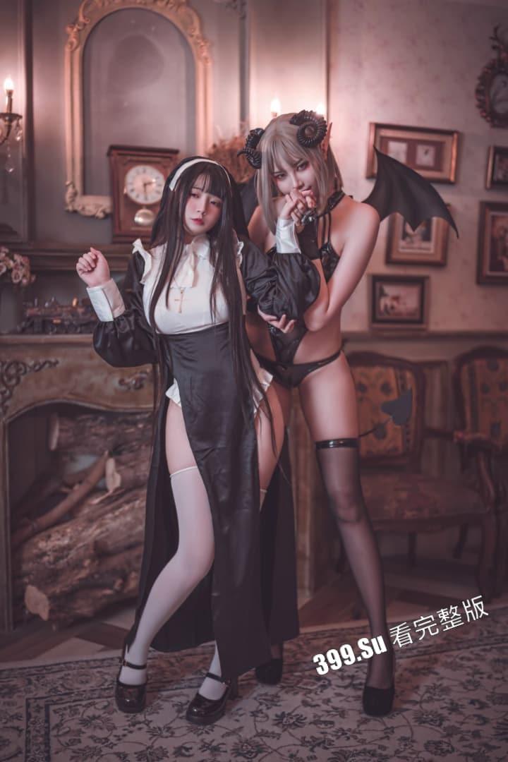 推特福利姬「落落Raku」cos极致的骚女仆 自慰户外露出 和小姐妹互相成就 被金主乖乖调教(70P私拍+40V福利视频合集)-21