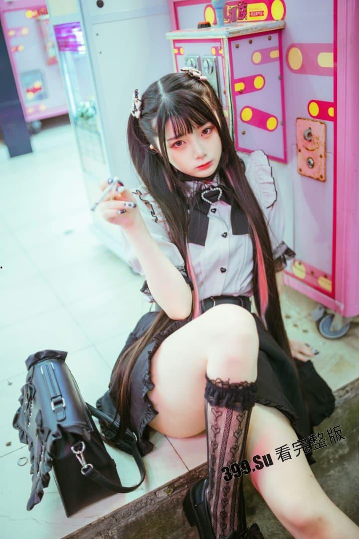 推特福利姬「落落Raku」cos极致的骚女仆 自慰户外露出 和小姐妹互相成就 被金主乖乖调教(70P私拍+40V福利视频合集)-43