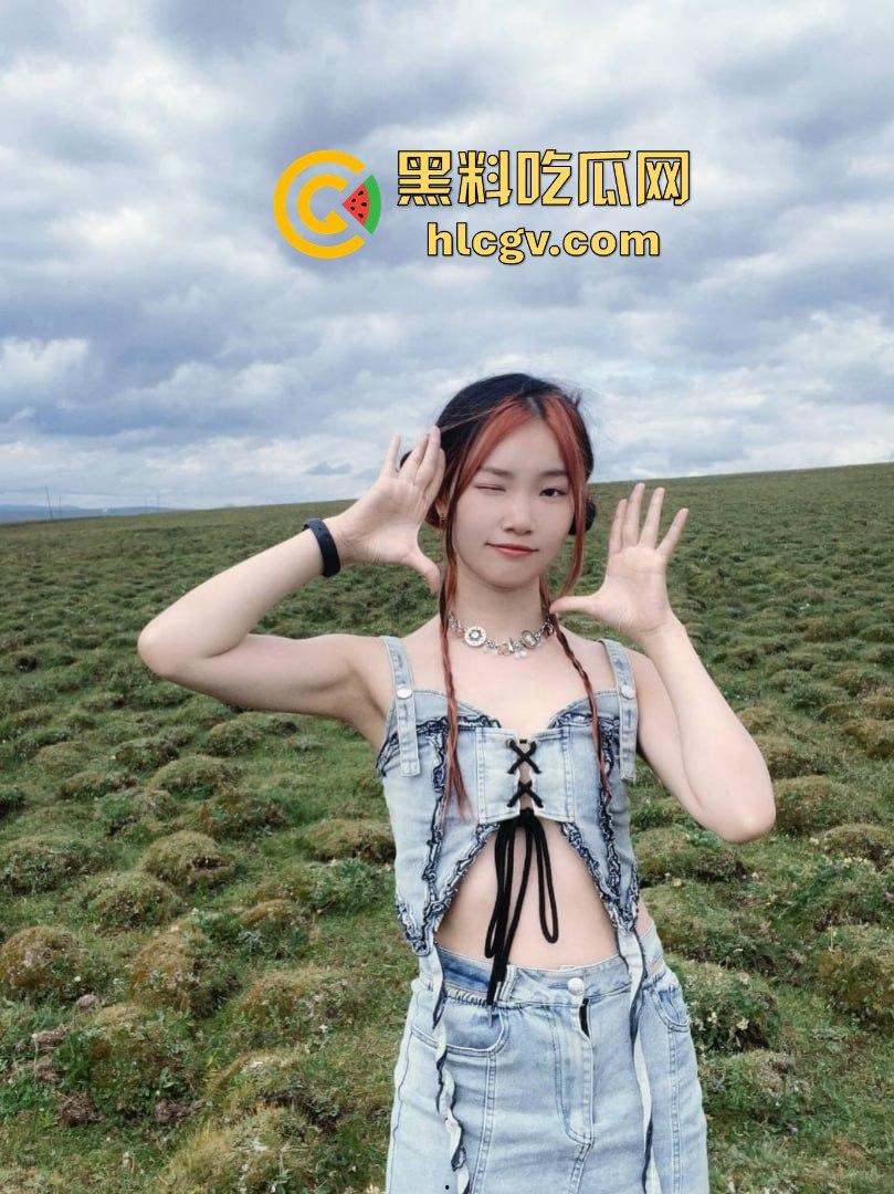 重庆信息科技大学【林薇】网传清纯女神化身外围小母狗?白丝足交、后入打桩,完全颠覆校园形象!-4