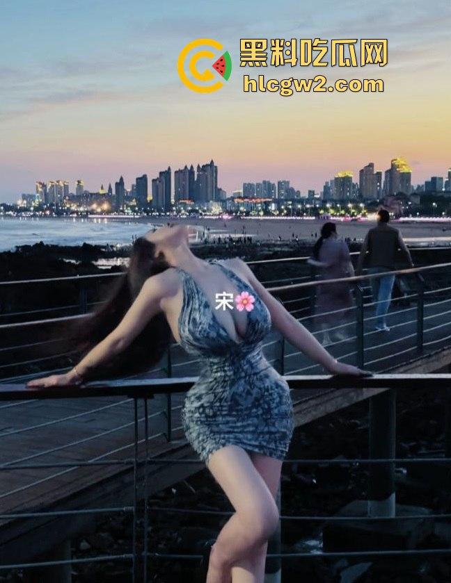 自以为是公主,其实只是宠物!巨乳网红【小小翠翠花】与榜一大哥1对1被玩腻后惨遭曝光!独家曝光!-4